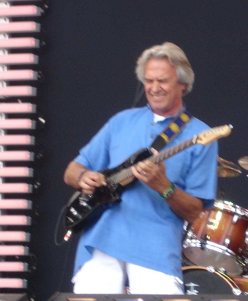 Retrato de John McLaughlin